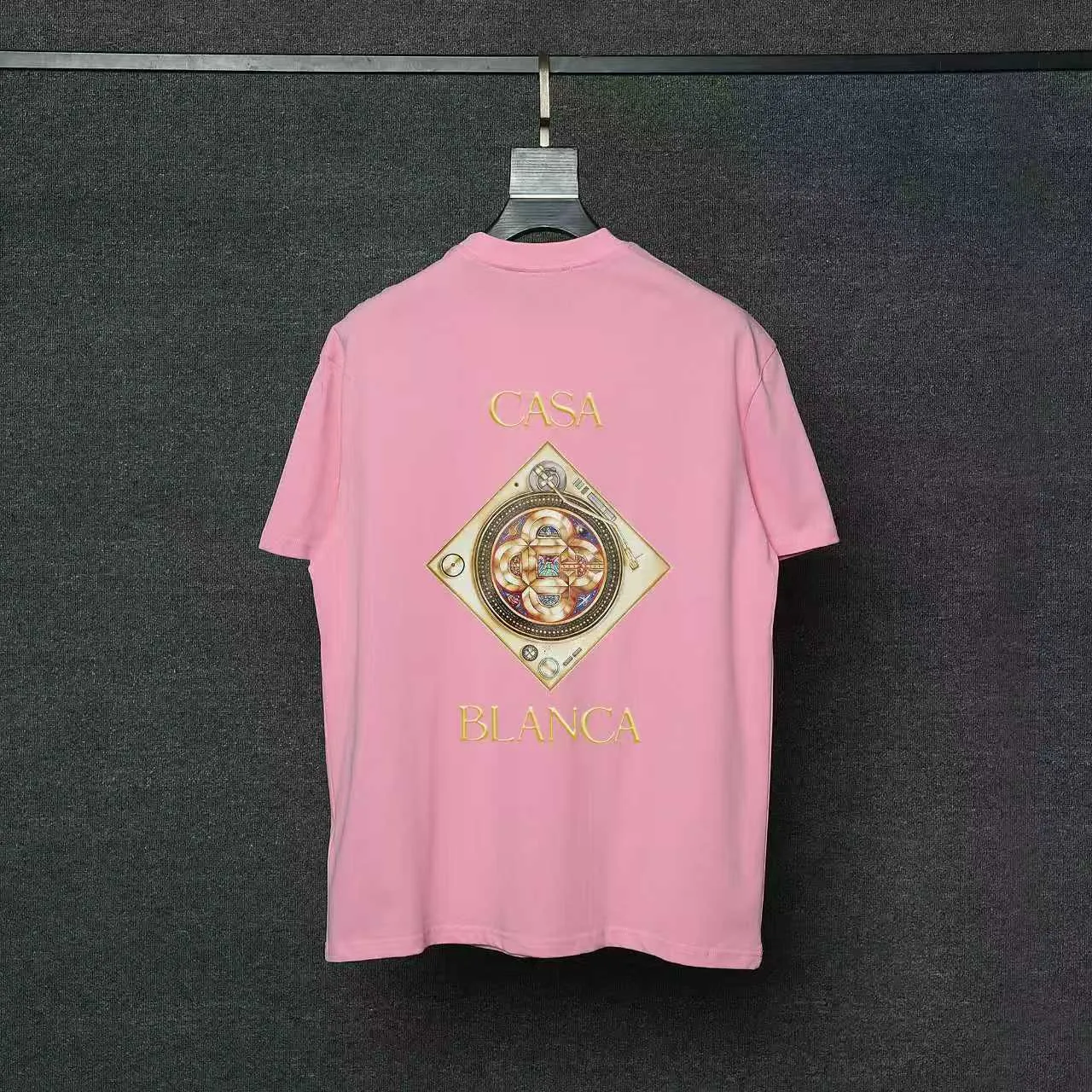26ss CASABLANCA original printing process short-sleeved T-shirt original development using high-density double yarn pure cotton fabric upper body soft and comfortable color Black White Dark Green color Orange Pink Blue Royal Blue color cigarette powder 8 colors Sizes S M L XL